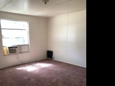 Photo 5 of 13 of home located at 1701 Skipper Rd Tampa, FL 33613