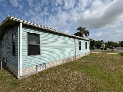 Photo 4 of 8 of home located at 16332 SW Indianwood Circle Indiantown, FL 34956