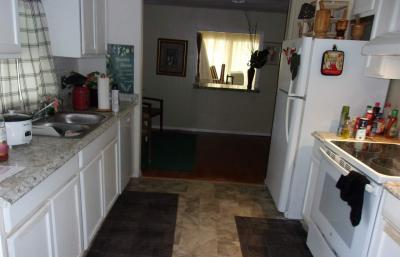 Photo 5 of 13 of home located at 1953 Amberwood Drive Riverview, FL 33578