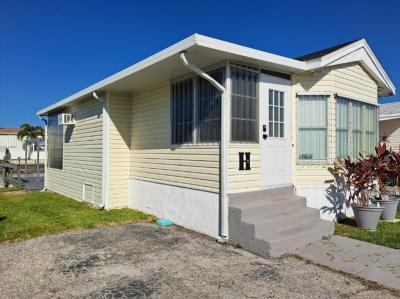 Photo 4 of 8 of home located at 3701 Baynard Drive Lot H9 Punta Gorda, FL 33950