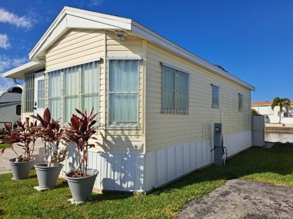 1993 VILL  Home