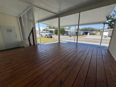 Photo 5 of 22 of home located at 15401 Lakeshore Villa St. Tampa, FL 33613