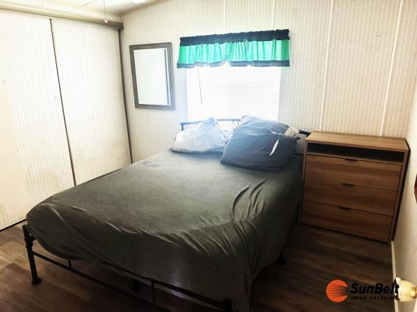 1984 MARLO Mobile Home