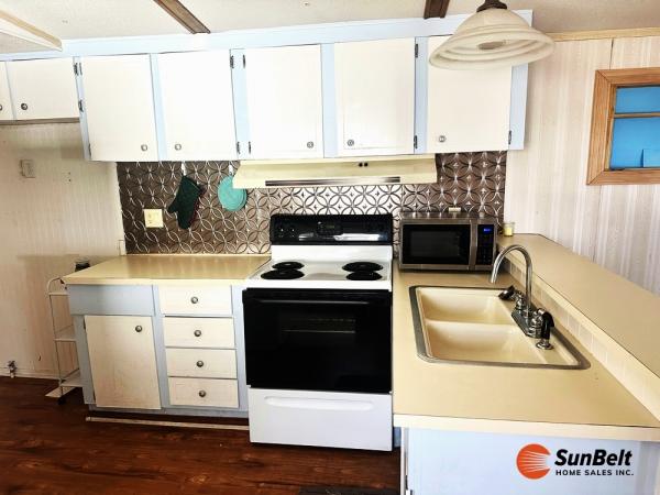 1984 MARLO Mobile Home