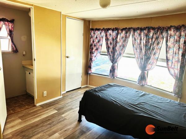 1984 MARLO Mobile Home