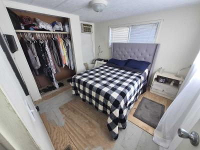 Photo 3 of 22 of home located at 7400 46th Ave Saint Petersburg, FL 33709