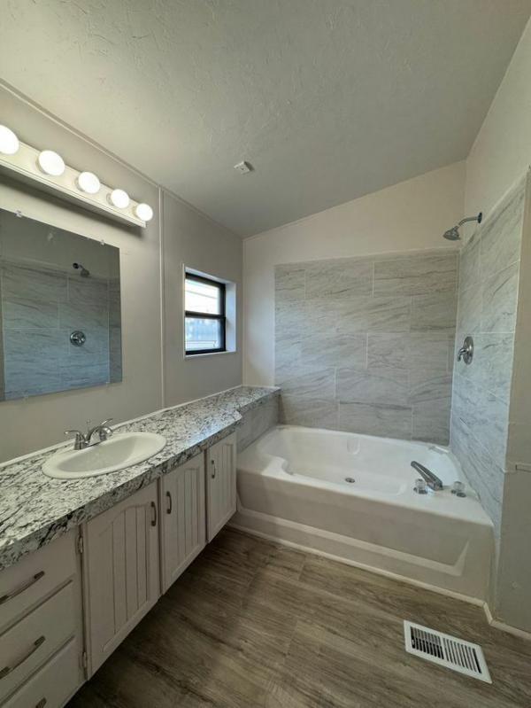 1986 Bonnavilla Mobile Home