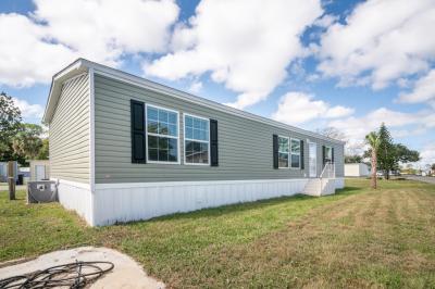 Photo 4 of 31 of home located at 1300 Hand Ave Lot D17 Ormond Beach, FL 32174