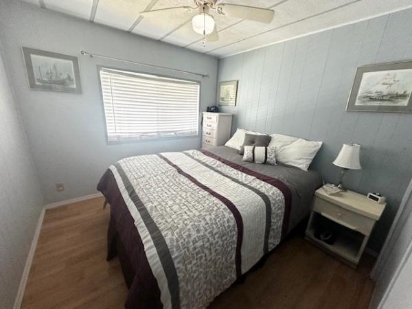 1978 Hillcrest Manufactured Home