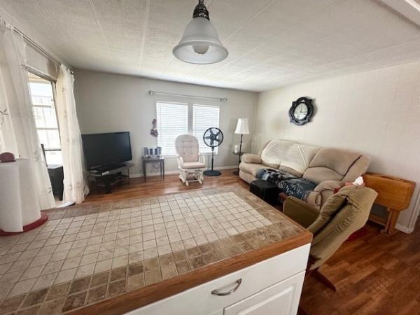 1978 Hillcrest Manufactured Home