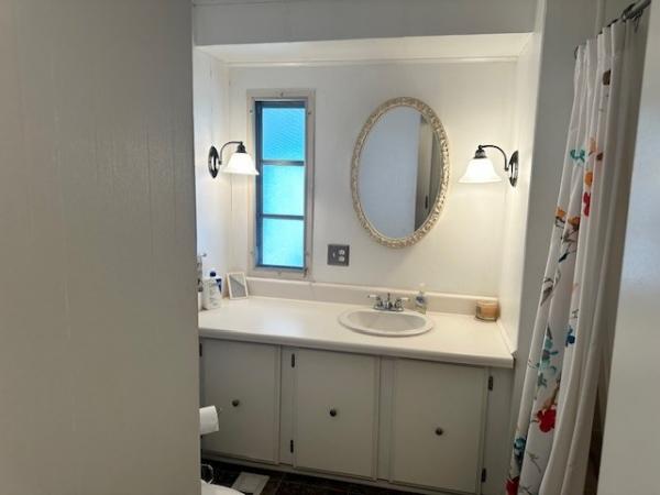 1978 Hillcrest Manufactured Home