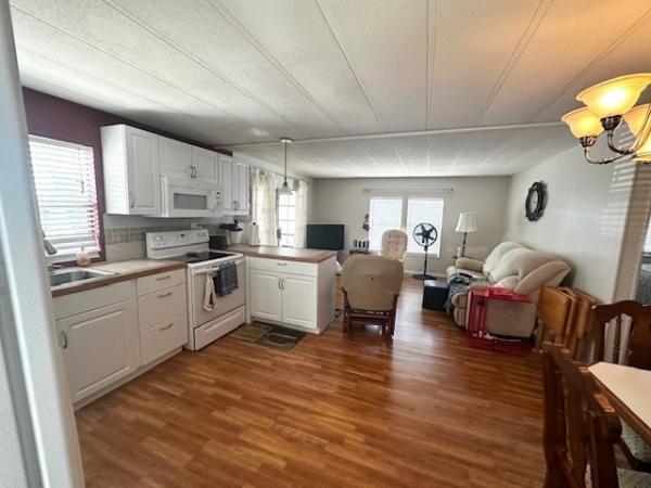 1978 Hillcrest Manufactured Home