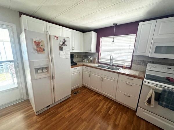 1978 Hillcrest Manufactured Home