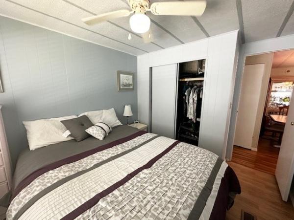 1978 Hillcrest Manufactured Home