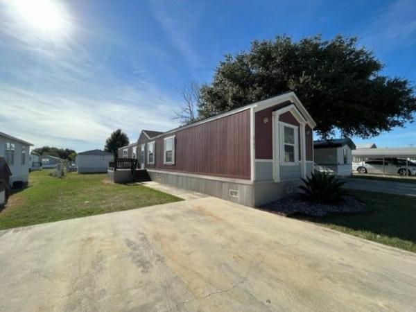 2020 Oak Creek Oak Manor 352 Mobile Home
