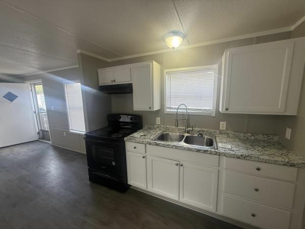 2005 Cavalier Homes Mobile Home For Sale