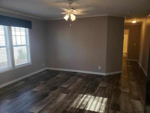 2021 Clayton Homes Inc Community Series Mobile Home