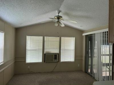 Photo 5 of 12 of home located at 6941 Macdonald Court, Lot 27 Zephyrhills, FL 33541