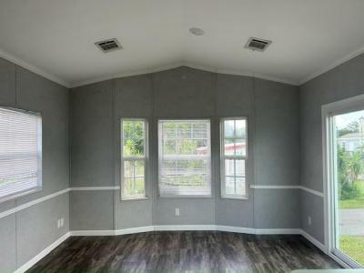 Photo 4 of 6 of home located at 6941 Macdonald Court, Lot 33 Zephyrhills, FL 33541