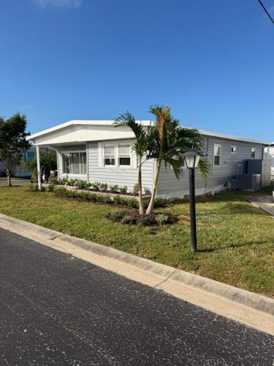 Photo 3 of 8 of home located at 508 44th Ave. E. Lot E-31 Bradenton, FL 34203