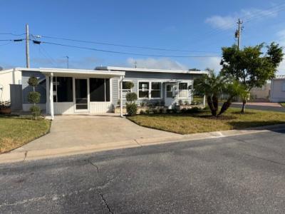 Photo 4 of 8 of home located at 508 44th Ave. E. Lot E-31 Bradenton, FL 34203