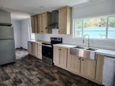 Mobile Home at 15070 E Colonial Dr., Lot 10 Orlando, FL 32862