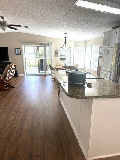 Photo 5 of 29 of home located at 1511 Deverly Dr Lot #363 Lakeland, FL 33801