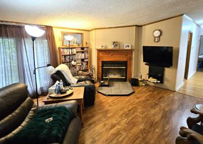 Photo 4 of 19 of home located at 6184 Al Sabo Drive Kalamazoo, MI 49009