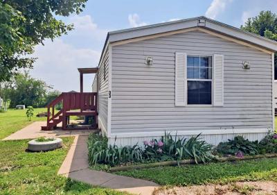 Mobile Home at 33 Village Ct, Mediapolis, IA 52637