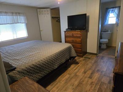 Photo 4 of 8 of home located at 36314 Shady Oaks Drive Dade City, FL 33525