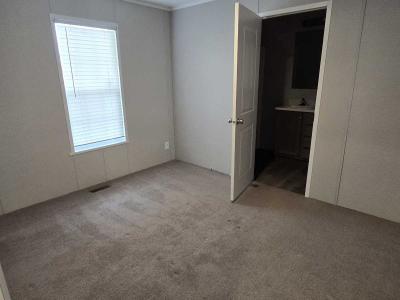 Photo 5 of 8 of home located at 3250 Maysville Pike #52 Zanesville, OH 43701