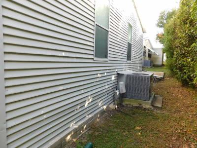 Photo 5 of 44 of home located at 11107 Mesquite Drive Dade City, FL 33525