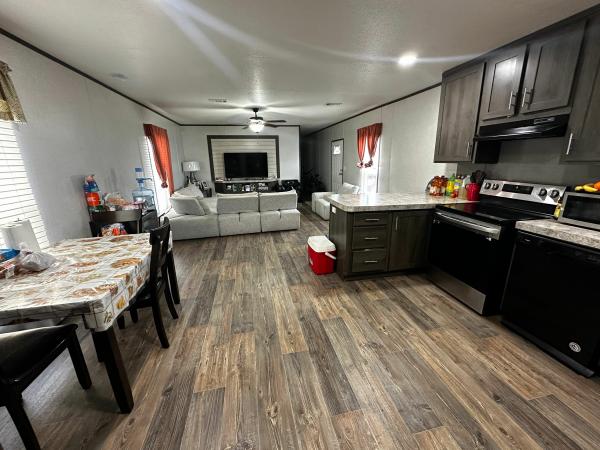 2019 FLEETWOOD HOMES, INC 240AE16763A Mobile Home