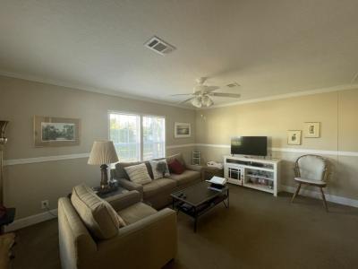 Photo 3 of 20 of home located at 36114 Palm Breeze Lane Grand Island, FL 32735