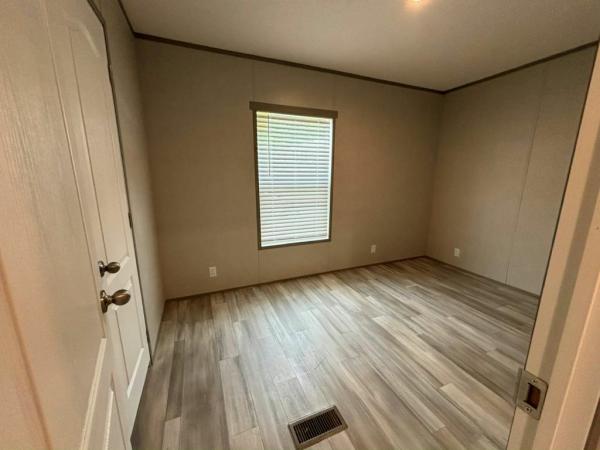 2024 Clayton The Maynardville Classic 76 Manufactured Home