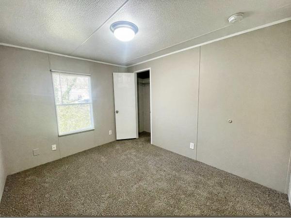 2004 Fleetwood Mobile Home