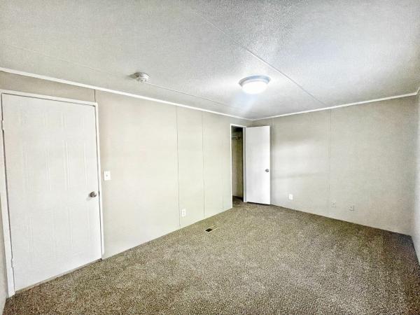 2004 Fleetwood Mobile Home