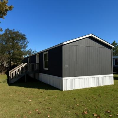 Photo 4 of 8 of home located at 806 Carolina Dr. Raeford, NC 28376