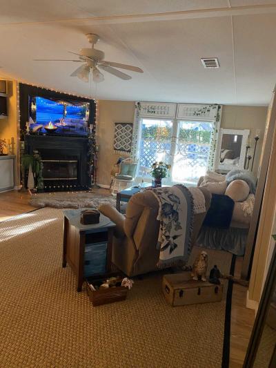 Photo 4 of 40 of home located at 9860 Brandywine Dr Navarre, FL 32566