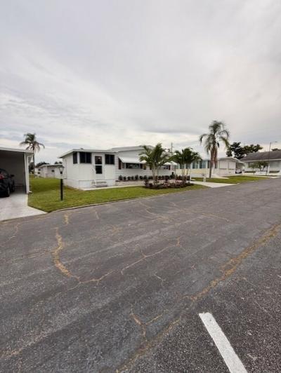 Photo 3 of 8 of home located at 508 44th Ave. E. Lot H-47 Bradenton, FL 34203