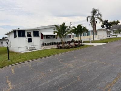 Photo 4 of 8 of home located at 508 44th Ave. E. Lot H-47 Bradenton, FL 34203