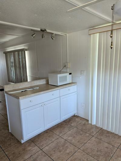 Photo 4 of 8 of home located at 918 Reed Canal Road Lot 116 South Daytona, FL 32119
