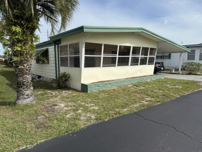 Photo 3 of 8 of home located at 193 Forest Ln Debary, FL 32713