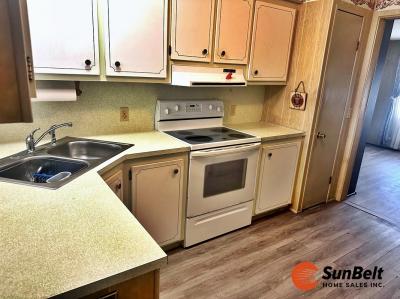 Photo 2 of 19 of home located at 736 Taffy Lane Leesburg, FL 34788