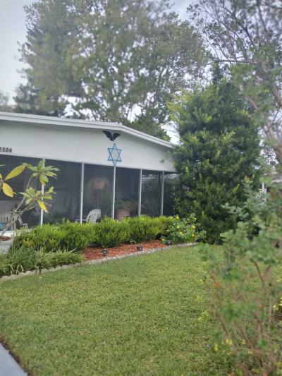 Photo 2 of 8 of home located at 2524 Rector Ave. Orlando, FL 32818