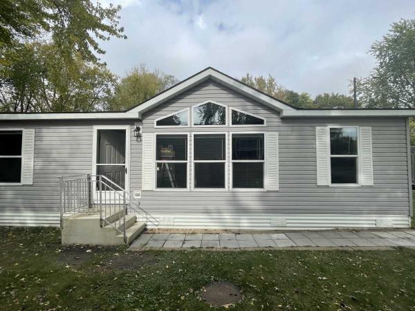 2005 Schult Manufactured Home