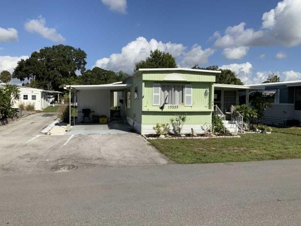 Photo 1 of 2 of home located at 13203 Lime Ave Grand Island, FL 32735