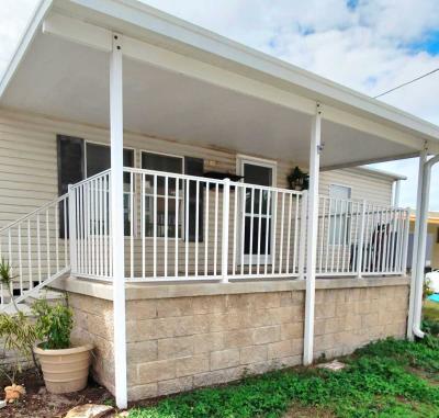 Photo 2 of 17 of home located at 370 53rd Ave N Saint Petersburg, FL 33703