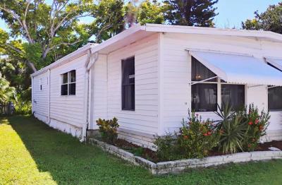 Photo 2 of 21 of home located at 7349 Ulmerton Rd. Largo, FL 33771