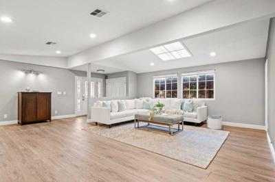 Photo 5 of 31 of home located at 5200 Irvine Blvd Spc 355 Irvine, CA 92620